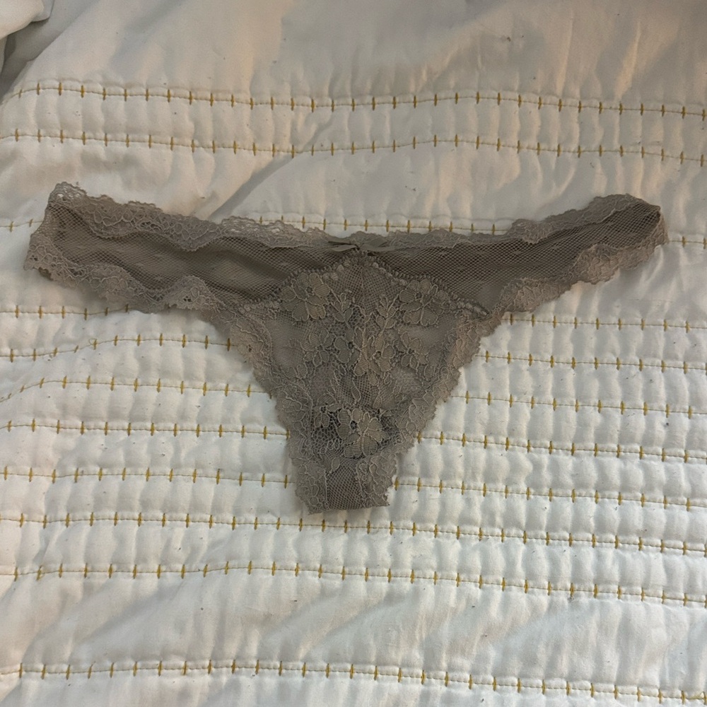 * VICTORIA’s SECRET * mystery bundle - thong, cheeky, bikini, sexy - MEDIUM - Picture 5 of 12
